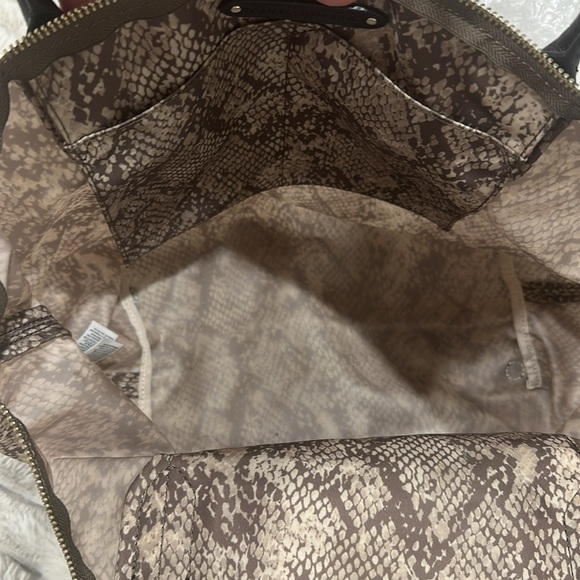 Banana Republic Bundle Snake Print Tote Bag and Wallet - Picture 11 of 16